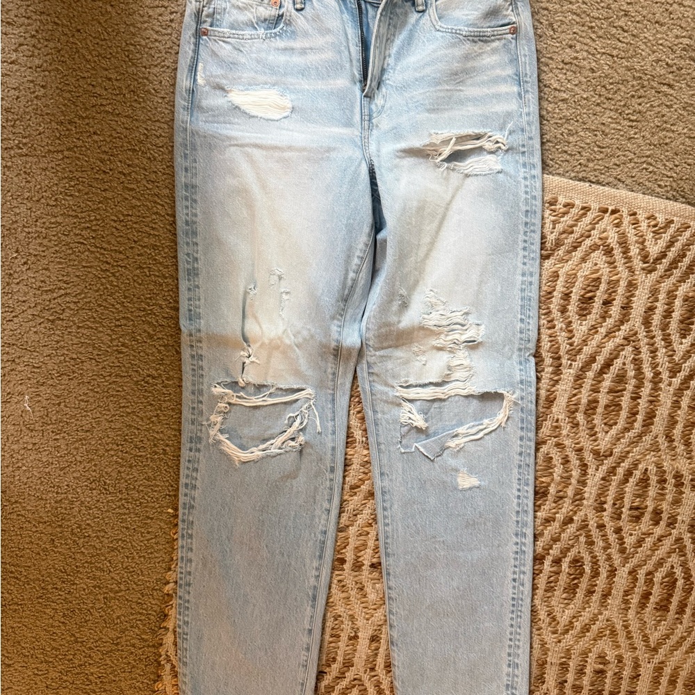 American Eagle Outfitters Light Blue Distressed Boyfriend Jeans